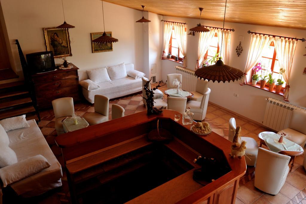 Tourist Farm Dujceva Domacija Villa Vremski Britof Bagian luar foto